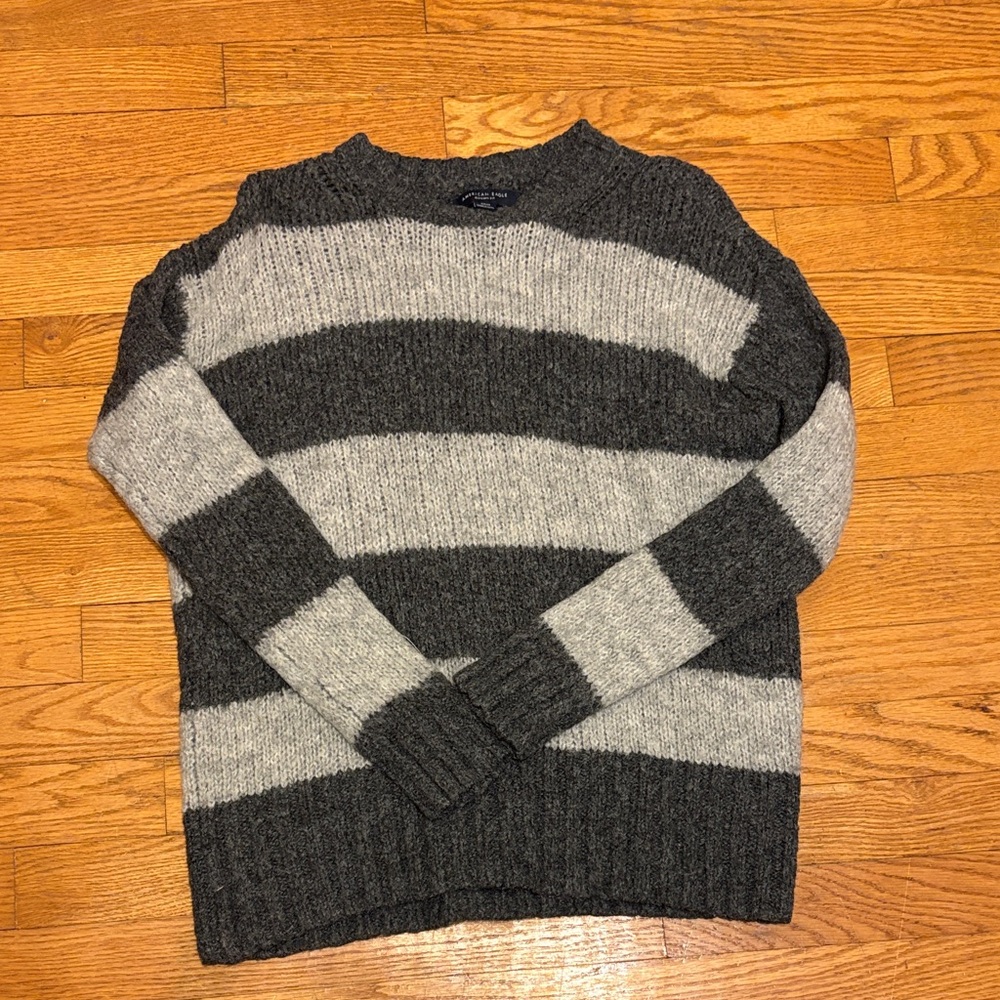 American Eagle Outfitters Gray Striped Women's Sweater🩵